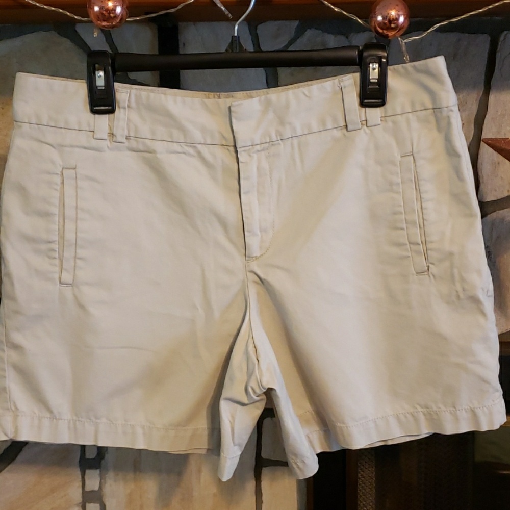 LOFT Women's Cream Shorts